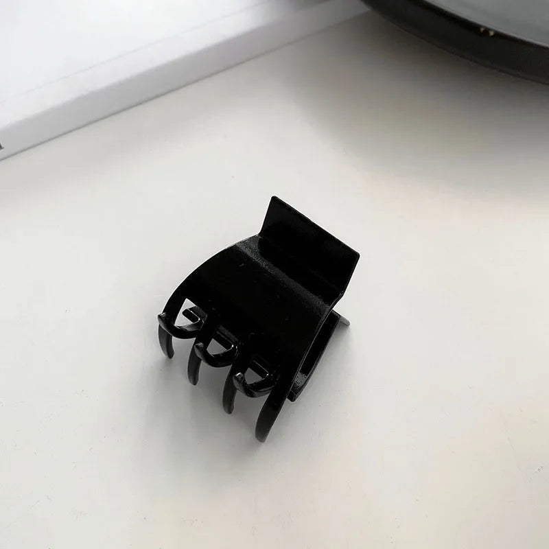 Women Elegant Black Geometric Plastic Hair Claw Lady Sweet Long Hair Holder Toothed Hair Clips Hairpins Fashion Hair Accessories - Kellylooks Shop