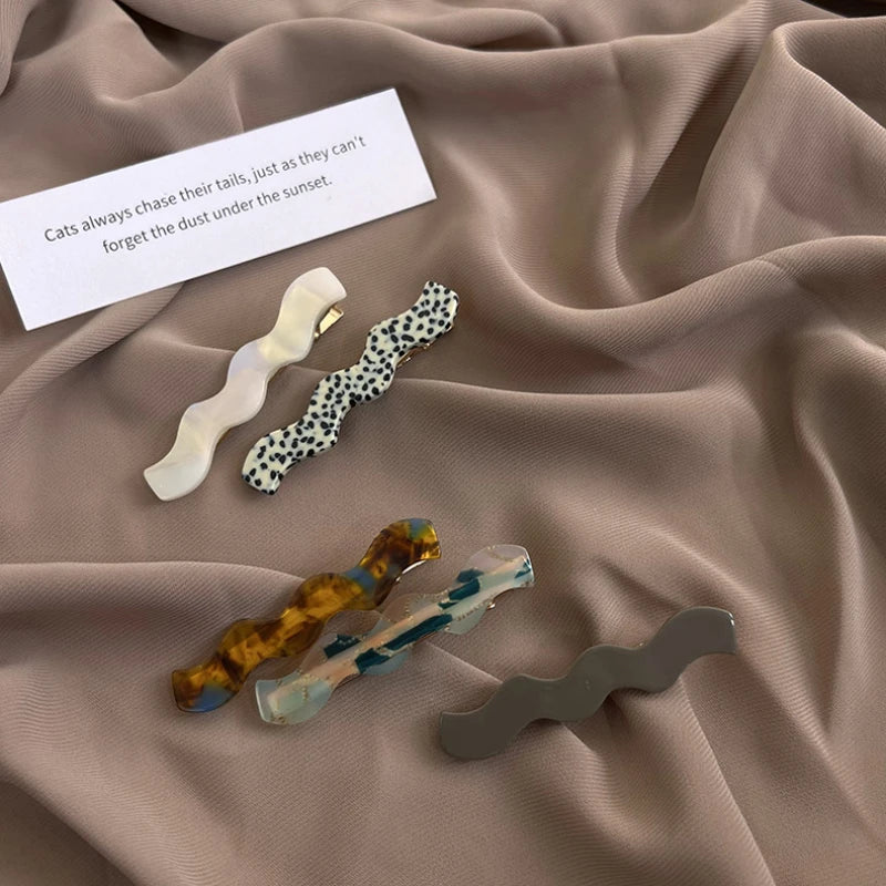 2024 New Fashion Ripple Acrylic Hair Clips For Women Korean Solid Leopard Hairpins Sweet Barrettes Girl Hair Accesories Headwear - Kellylooks Shop
