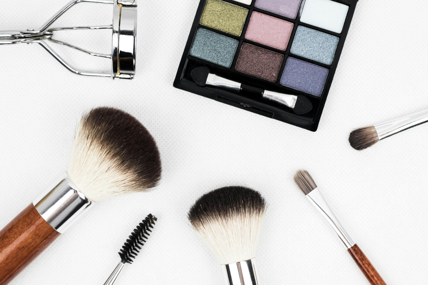 Eye tools (makeup)