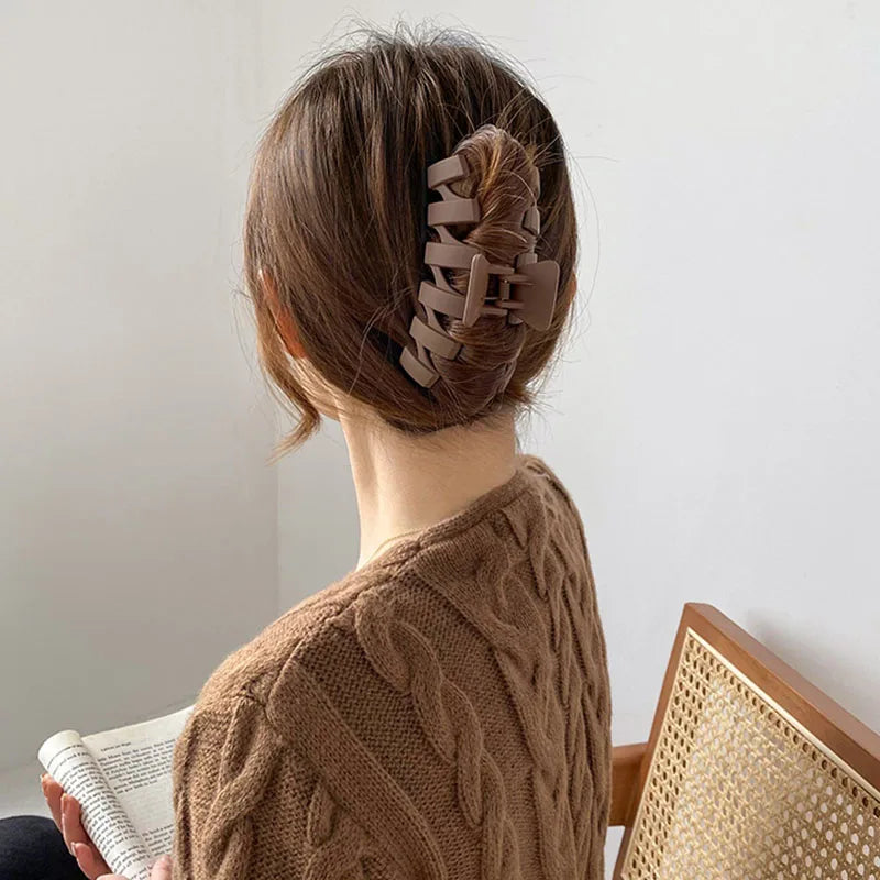 Women Elegant Brown Beige Flower Geometric Hair Claw Lady Temperament Solid Hair Clip Toothed Hairpin Fashion Hair Accessories - Kellylooks Shop
