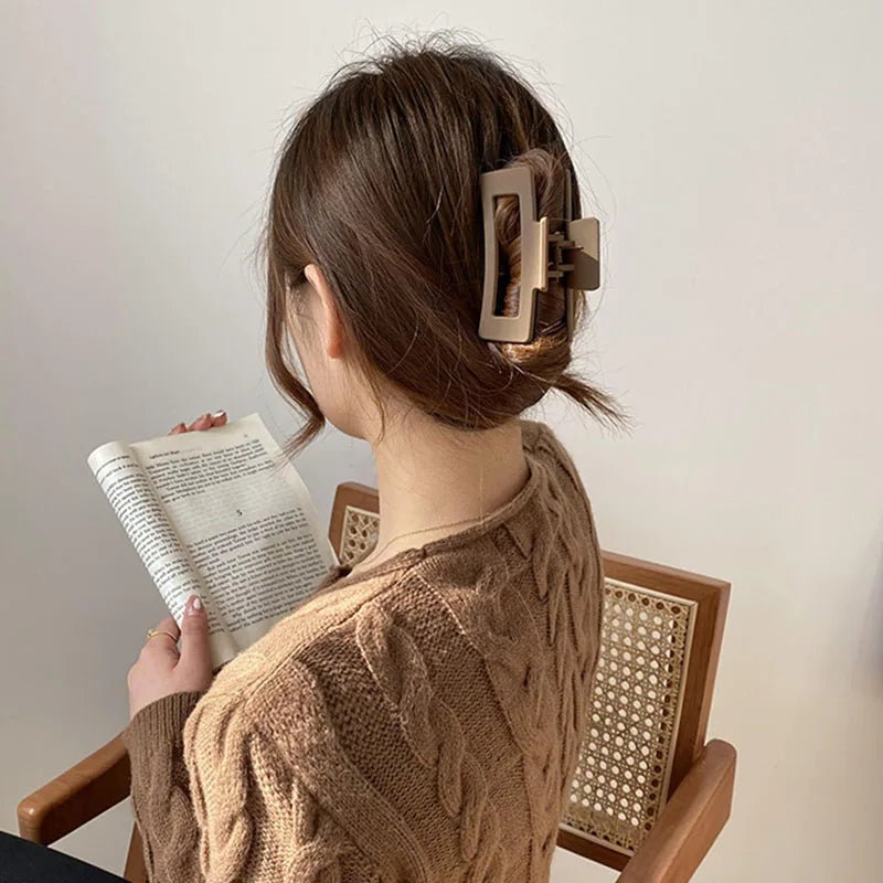 Women Elegant Brown Beige Flower Geometric Hair Claw Lady Temperament Solid Hair Clip Toothed Hairpin Fashion Hair Accessories - Kellylooks Shop