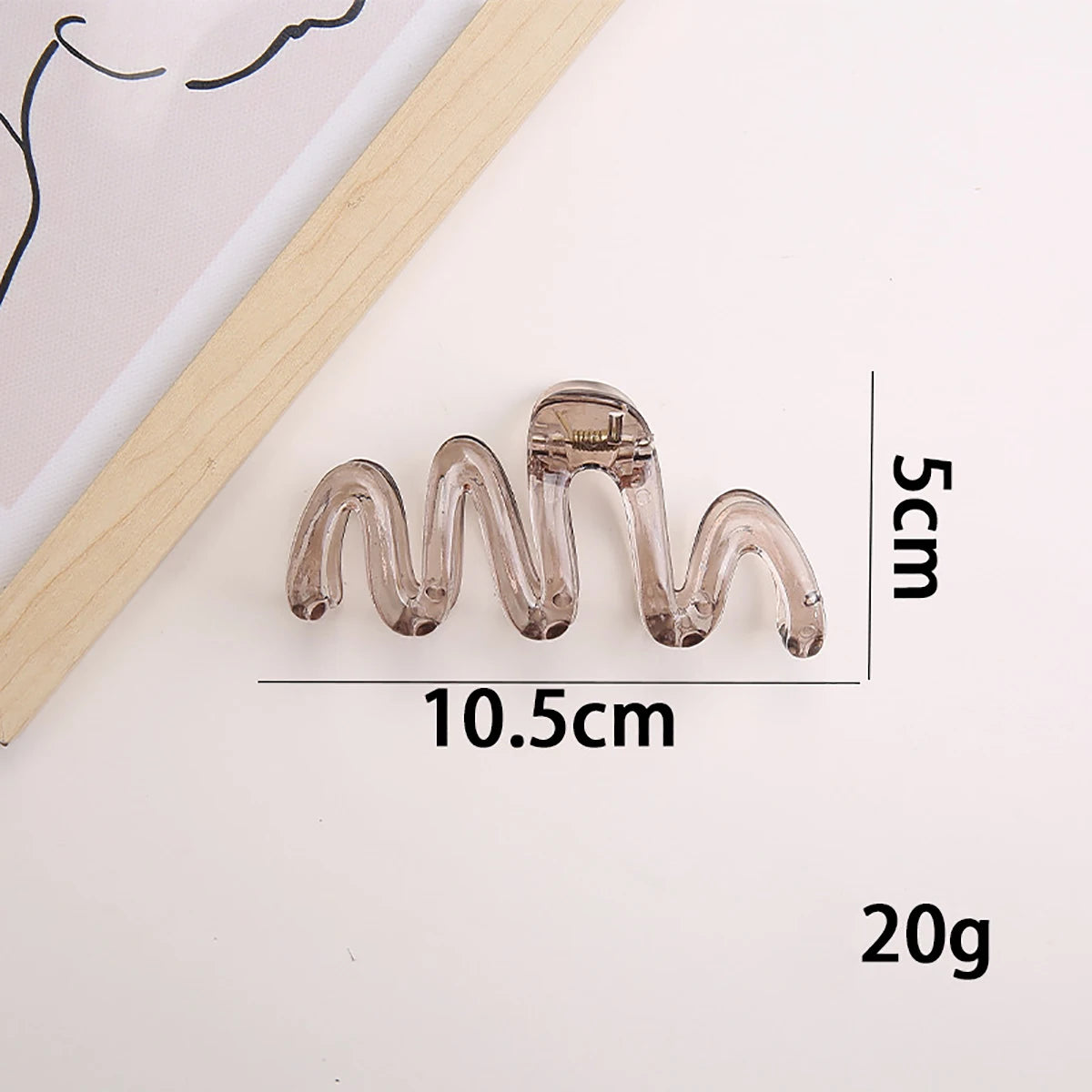 Women's Y2K Wavy High Glossy Amber Brown Large Lightweight Plastic Hair Clip Elegant and Minimalistic - Kellylooks Shop