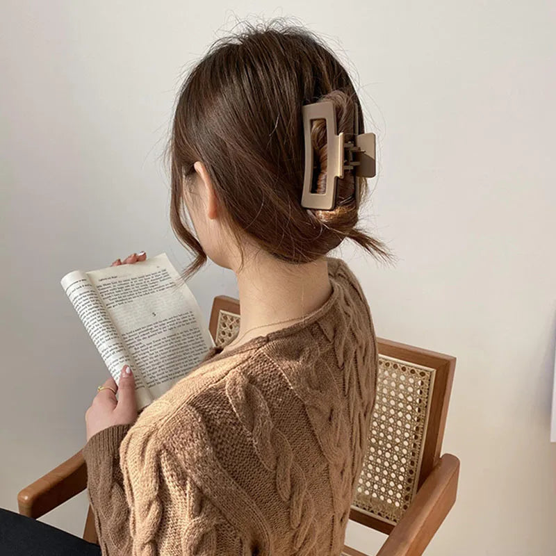 Women Elegant Brown Beige Flower Geometric Hair Claw Lady Temperament Solid Hair Clip Toothed Hairpin Fashion Hair Accessories - Kellylooks Shop