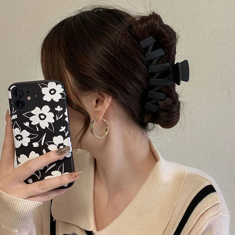 Women Elegant Black Geometric Plastic Hair Claw Lady Sweet Long Hair Holder Toothed Hair Clips Hairpins Fashion Hair Accessories - Kellylooks Shop